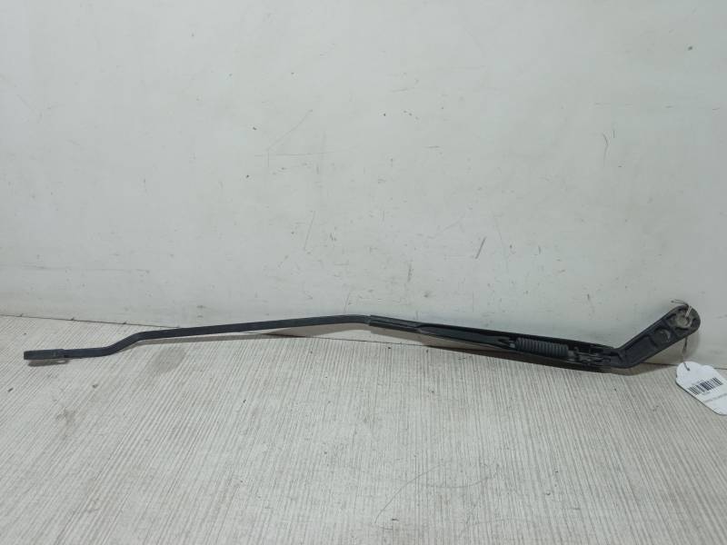 BRAZO LIMPIA DELANTERO DERECHO 