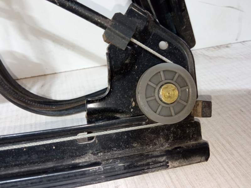 Recambio de elevalunas electrico delantero derecho para seat cordoba (6k1, 6k2) 1.0 i referencia OEM IAM FC696A/L2-16  