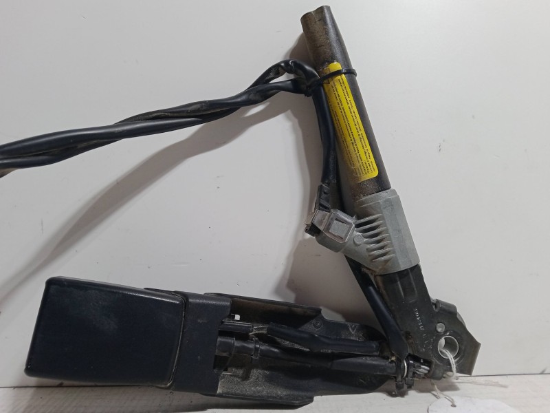 Recambio de anclaje cinturon delantero izquierdo para renault kangoo (kc0/1_) d 65 1.9 (kc0e, kc02, kc0j, kc0n) referencia OEM I