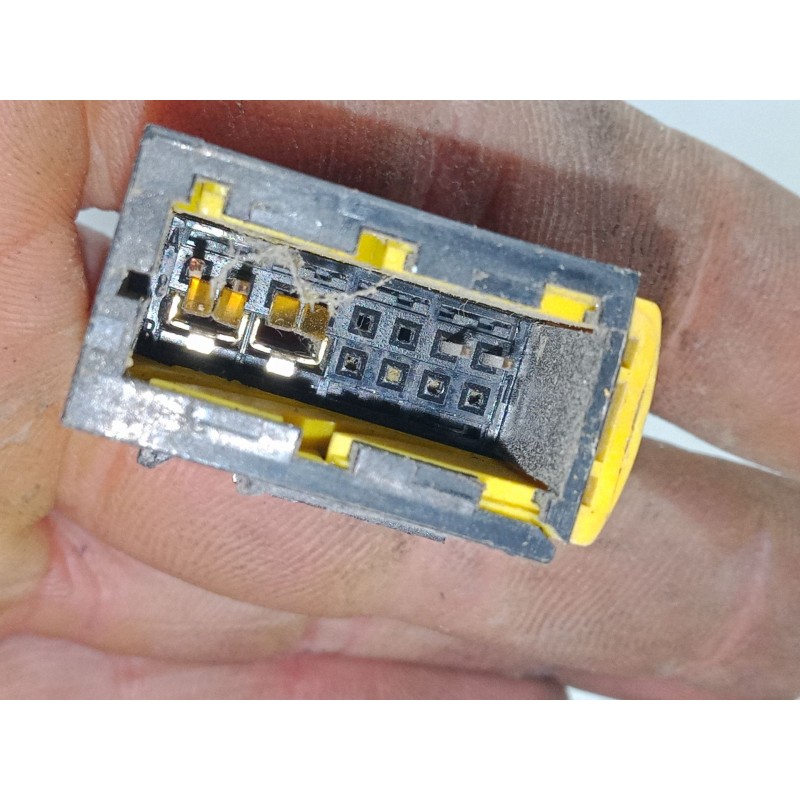 Recambio de anclaje cinturon delantero izquierdo para renault kangoo (kc0/1_) d 65 1.9 (kc0e, kc02, kc0j, kc0n) referencia OEM I