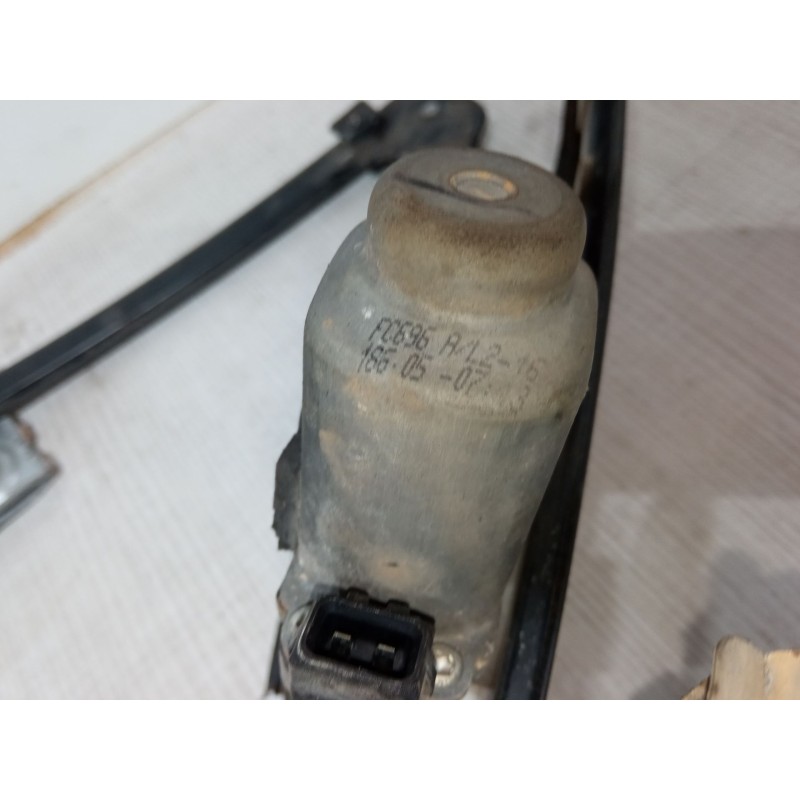 Recambio de elevalunas electrico delantero derecho para seat cordoba (6k1, 6k2) 1.0 i referencia OEM IAM FC696A/L2-16  
