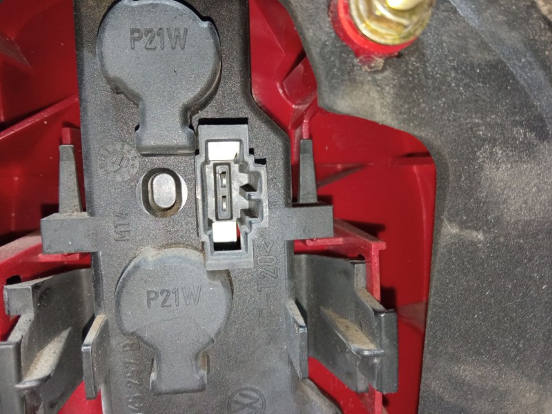 Recambio de piloto trasero izquierdo para volkswagen polo (6n2) 1.4 referencia OEM IAM   