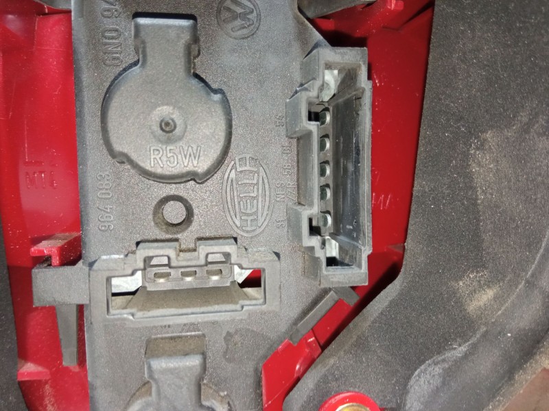 Recambio de piloto trasero izquierdo para volkswagen polo (6n2) 1.4 referencia OEM IAM   