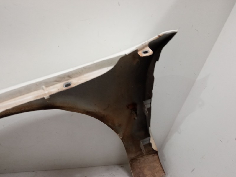 Recambio de aleta delantera derecha para ford mondeo i sedán (gbp) 1.8 td referencia OEM IAM   