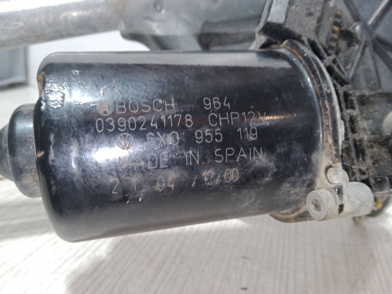 Recambio de motor limpia delantero para volkswagen polo (6n2) 1.4 referencia OEM IAM 0390241178  