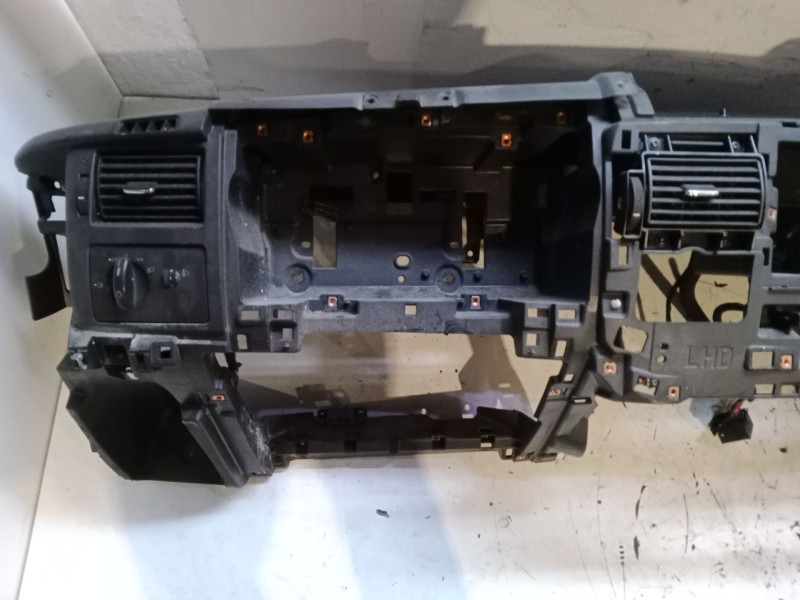 Recambio de salpicadero para renault megane iii hatchback (bz0/1_, b3_) 1.5 dci referencia OEM IAM   