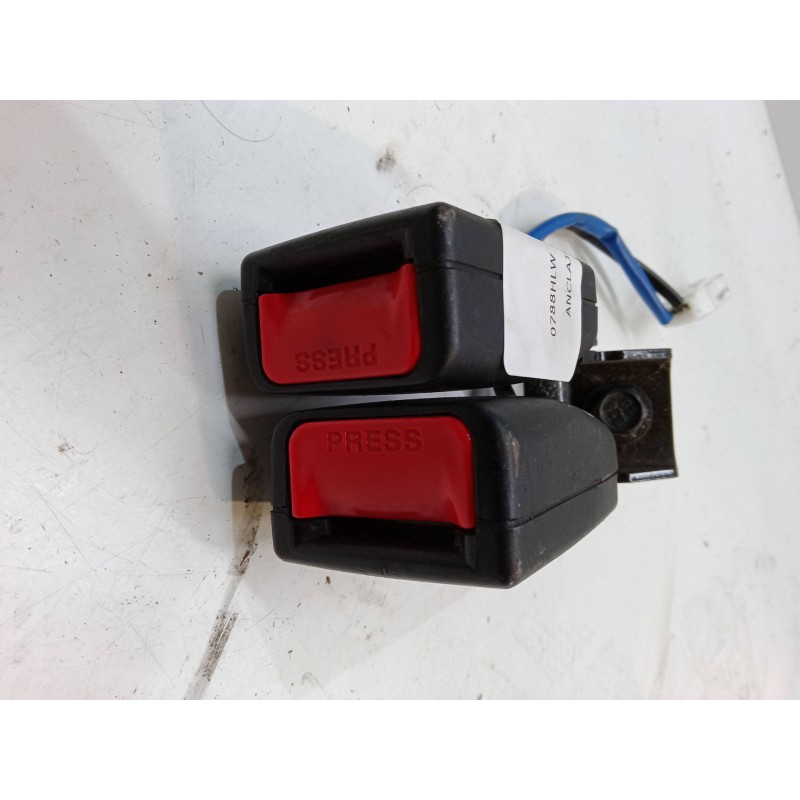 Recambio de anclaje cinturon trasero central para hyundai i20 i (pb, pbt) 1.2 referencia OEM IAM   