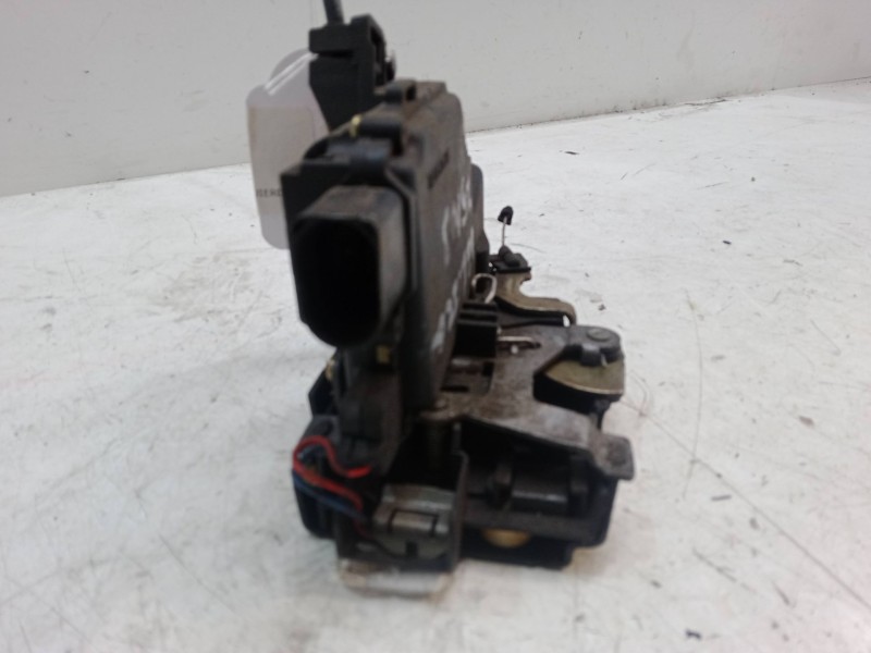 Recambio de cerradura puerta delantera izquierda para volkswagen golf iv (1j1) 1.6 16v referencia OEM IAM   