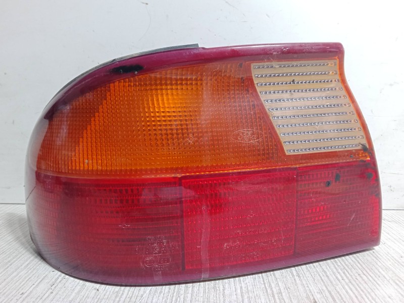 Recambio de piloto trasero izquierdo para ford mondeo i sedán (gbp) 1.8 td referencia OEM IAM   