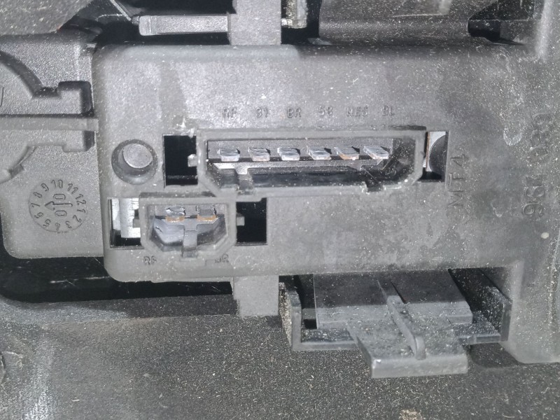 Recambio de piloto trasero izquierdo para seat ibiza ii (6k1) 1.4 i referencia OEM IAM 6k6945257c  