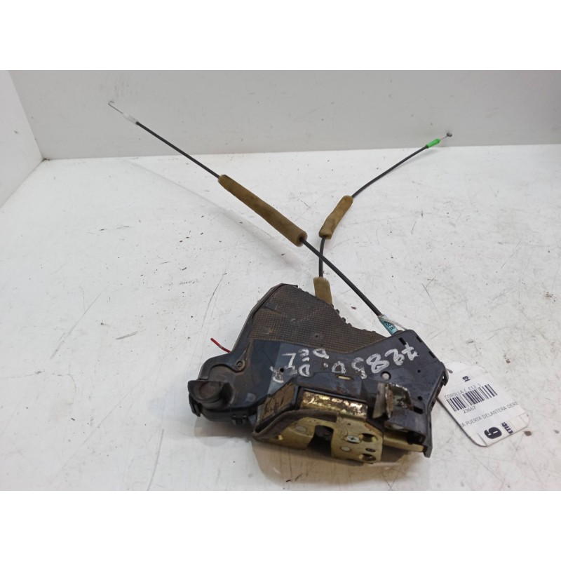 Recambio de cerradura puerta delantera derecha para toyota corolla (_e12_) 1.4 d (nde120_) referencia OEM IAM   