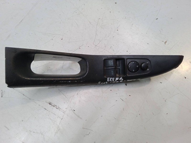 Recambio de mando elevalunas delantero izquierdo para audi a3 (8l1) 1.9 tdi referencia OEM IAM    Recambio de mando elevalunas delantero izquierdo para audi a3 (8l1) 1.9 tdi referencia OEM IAM