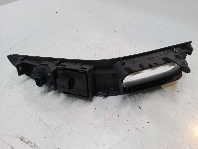 Recambio de mando elevalunas delantero izquierdo para audi a3 (8l1) 1.9 tdi referencia OEM IAM    Recambio de mando elevalunas delantero izquierdo para audi a3 (8l1) 1.9 tdi referencia OEM IAM