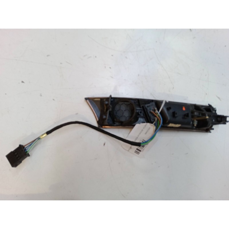 Recambio de maneta interior puerta delantera izquierda para audi a6 c5 (4b2) 2.5 tdi quattro referencia OEM IAM    Recambio de maneta interior puerta delantera izquierda para audi a6 c5 (4b2) 2.5 tdi quattro referencia OEM IAM