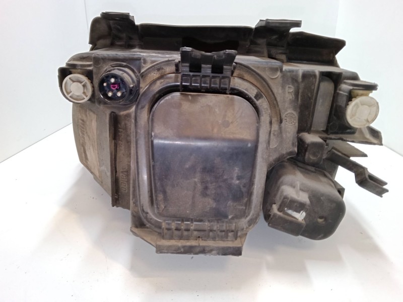 Recambio de faro izquierdo para audi a4 b5 (8d2) 1.8 referencia OEM IAM 8DO941004A  
