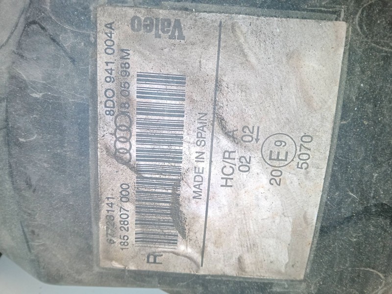 Recambio de faro izquierdo para audi a4 b5 (8d2) 1.8 referencia OEM IAM 8DO941004A  