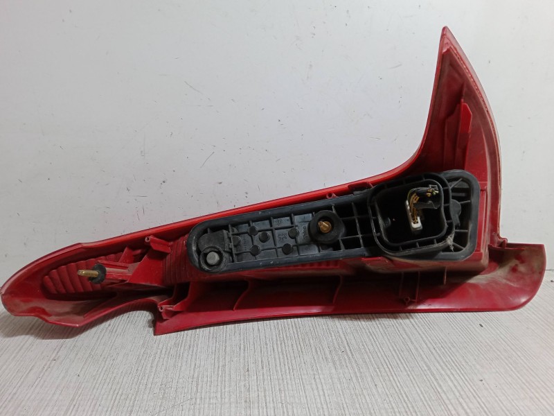 Recambio de piloto trasero izquierdo para peugeot 206 sw (2e/k) 1.4 referencia OEM IAM   