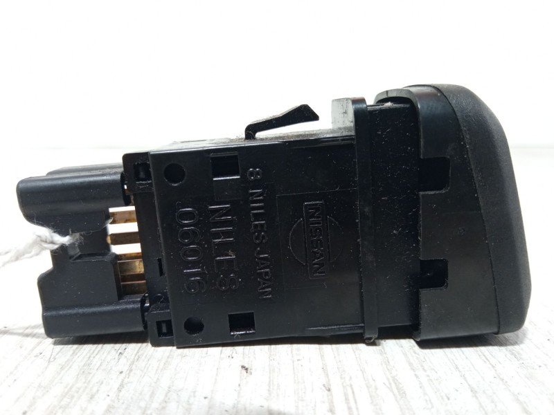 Recambio de warning para nissan almera ii hatchback (n16) 2.2 di referencia OEM IAM NILES06016  