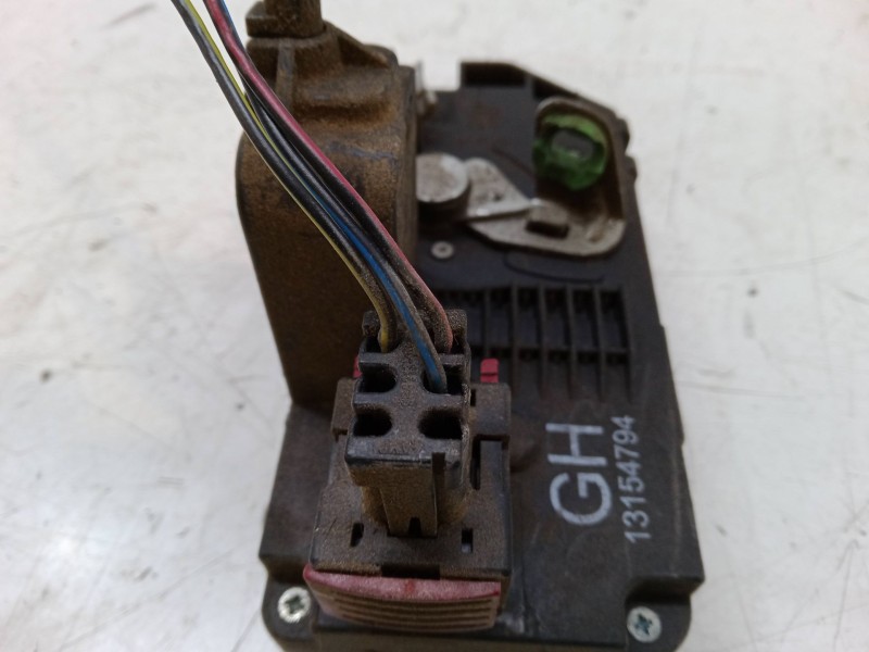 Recambio de cerradura puerta trasera derecha para opel meriva a monospace (x03) 1.6 16v (e75) referencia OEM IAM   