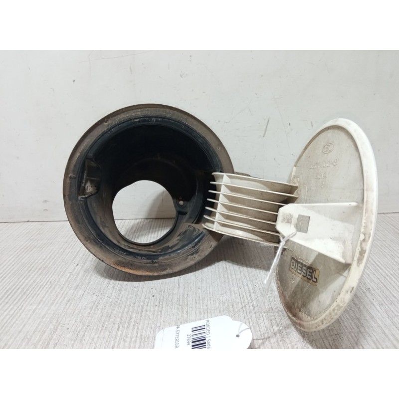 Recambio de tapa exterior combustible para ford mondeo i sedán (gbp) 1.8 td referencia OEM IAM   