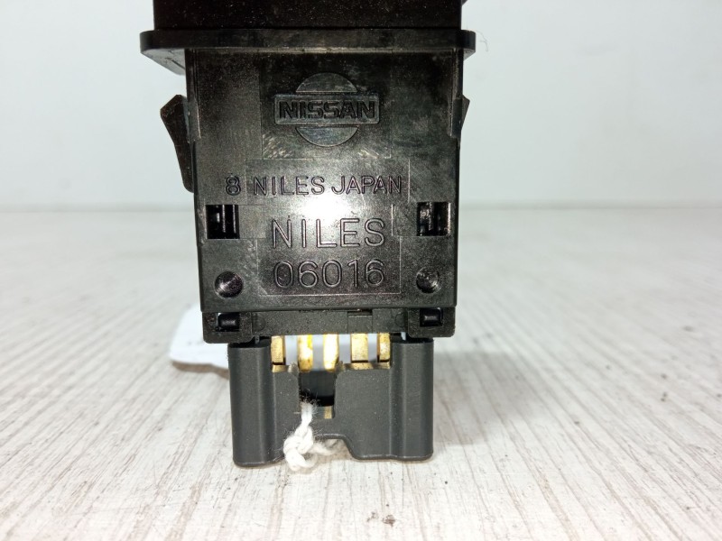 Recambio de warning para nissan almera ii hatchback (n16) 2.2 di referencia OEM IAM NILES06016  