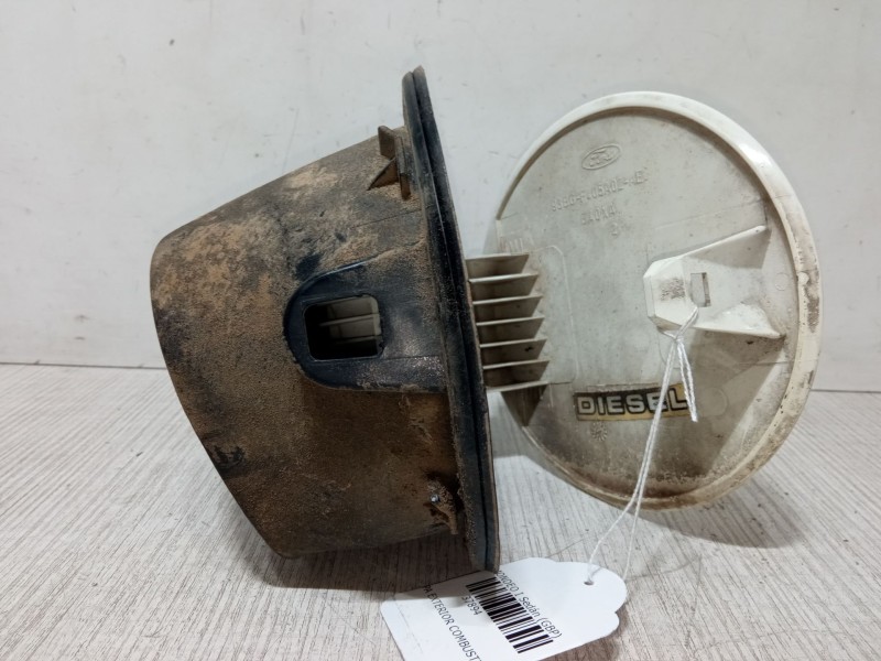 Recambio de tapa exterior combustible para ford mondeo i sedán (gbp) 1.8 td referencia OEM IAM   