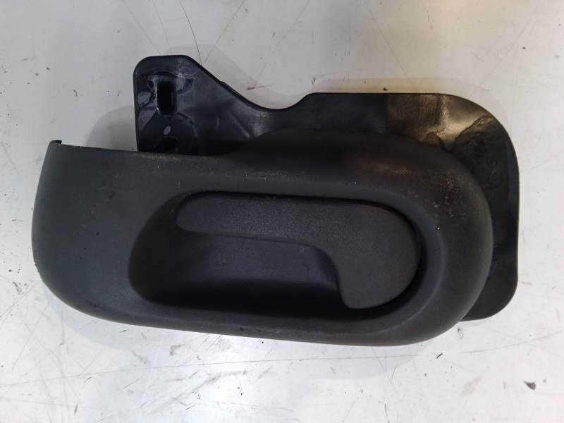 Recambio de maneta interior puerta delantera izquierda para opel corsa c (x01) 1.2 (f08, f68) referencia OEM IAM   