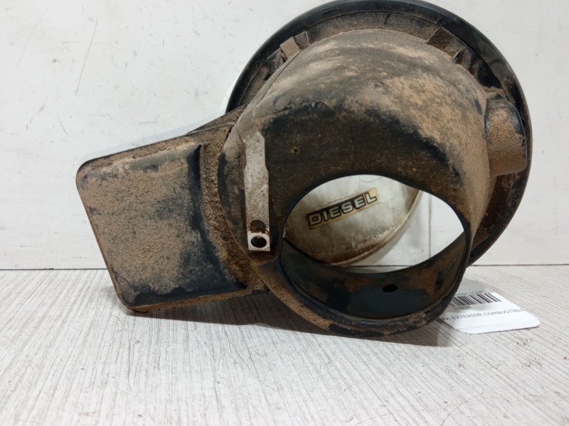 Recambio de tapa exterior combustible para ford mondeo i sedán (gbp) 1.8 td referencia OEM IAM   