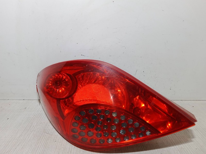 Recambio de piloto trasero izquierdo para peugeot 207/207+ (wa_, wc_) 1.6 hdi referencia OEM IAM   