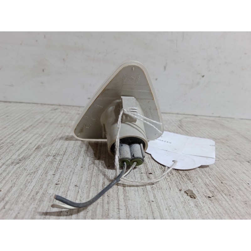 Recambio de intermitente lateral derecho para renault kangoo express (fw0/1_) 1.5 dci 70 (fw0a, kw0v) referencia OEM IAM   