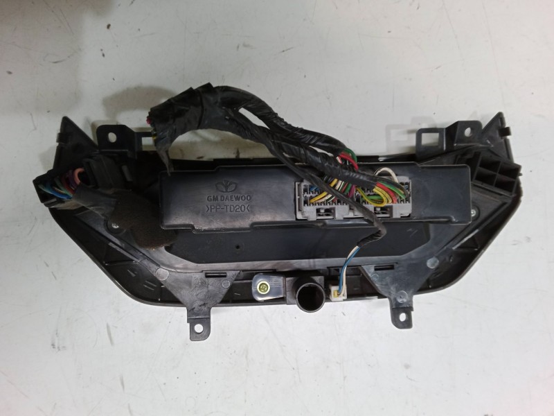 Recambio de mando climatizador para chevrolet aveo / kalos sedán (t250, t255) 1.4 referencia OEM IAM   