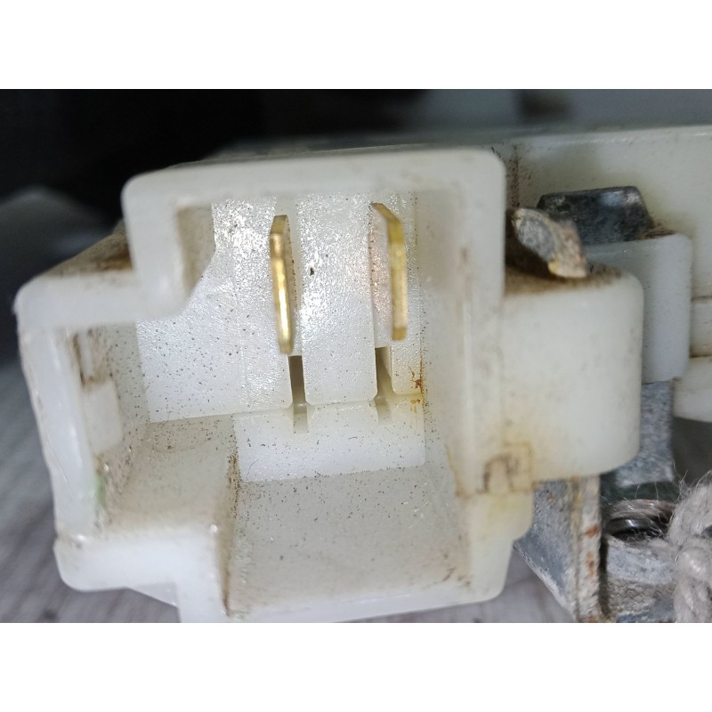 Recambio de cerradura puerta trasera derecha para nissan micra ii (k11) 1.0 i 16v referencia OEM IAM 8255261001.89-A523R  