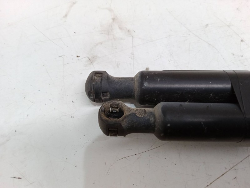 Recambio de amortiguadores malet/porton para renault clio iii (br0/1, cr0/1) 1.2 16v (br0p, cr0p) referencia OEM IAM   