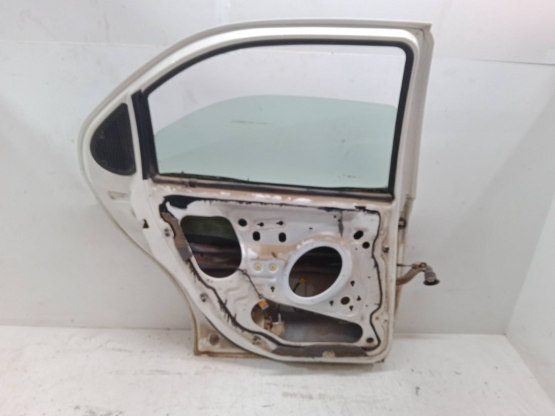 Recambio de puerta trasera izquierda para ford mondeo i sedán (gbp) 1.8 td referencia OEM IAM   