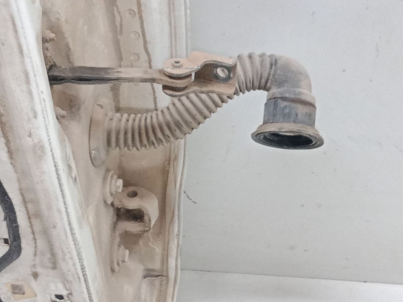 Recambio de puerta trasera izquierda para ford mondeo i sedán (gbp) 1.8 td referencia OEM IAM   