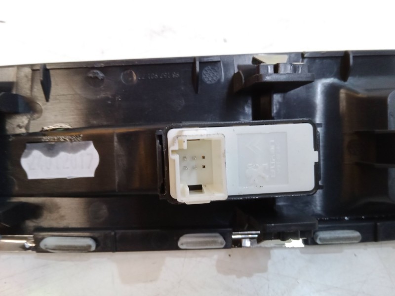Recambio de mando elevalunas delantero derecho para peugeot 3008 suv (mc_, mr_, mj_, m4_) 1.2 thp/ puretech 130 (mrhnsm, mrhnsu,