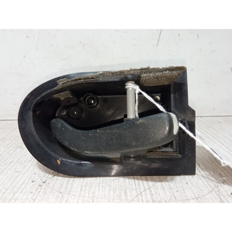 Recambio de maneta interior puerta delantera derecha para ford mondeo i sedán (gbp) 1.8 td referencia OEM IAM   