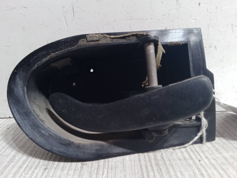 Recambio de maneta interior puerta trasera derecha para ford mondeo i sedán (gbp) 1.8 td referencia OEM IAM   