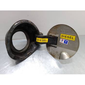 TAPA EXTERIOR COMBUSTIBLE 