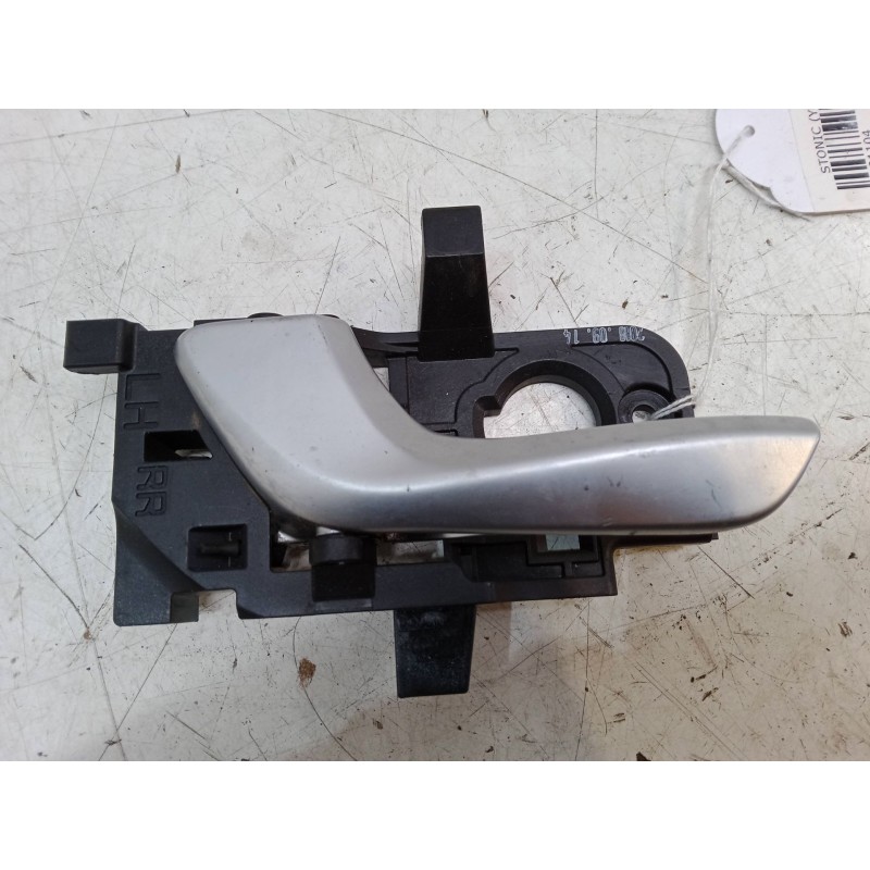 Recambio de maneta interior puerta trasera izquierda para kia stonic (yb) 1.0 t-gdi referencia OEM IAM   