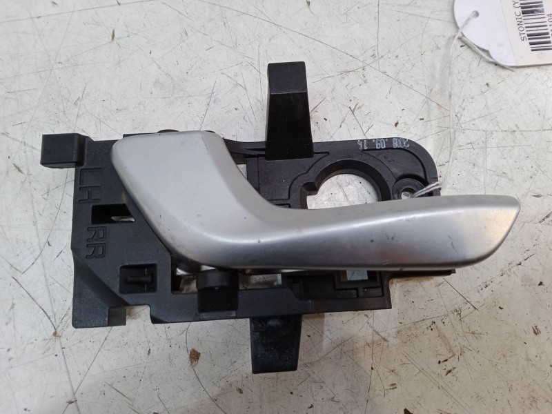 Recambio de maneta interior puerta trasera izquierda para kia stonic (yb) 1.0 t-gdi referencia OEM IAM   