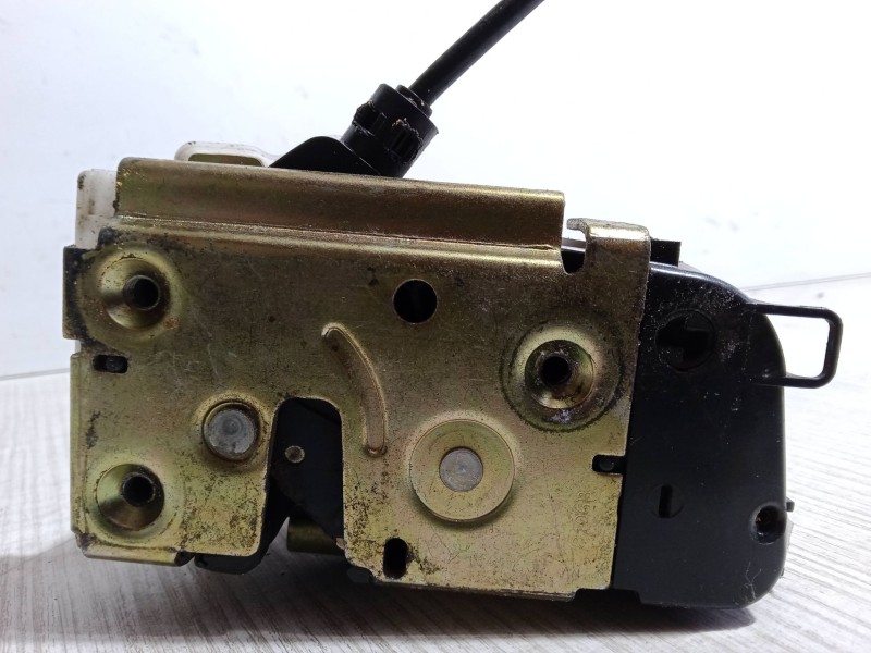 Recambio de cerradura puerta trasera izquierda para renault laguna ii (bg0/1_) 1.9 dci (bg1a, bg1w, bg0g) referencia OEM IAM   