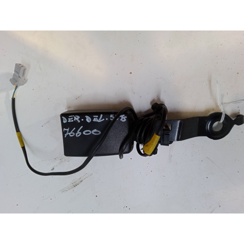 Recambio de anclaje cinturon delantero derecho para fiat grande punto (199_) 1.4 (199axb11, 199axb1a, 199bxb1a, 199axl1a) refere