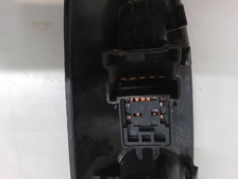 Recambio de mando elevalunas trasero izquierdo para nissan juke (f15) 1.5 dci referencia OEM IAM   