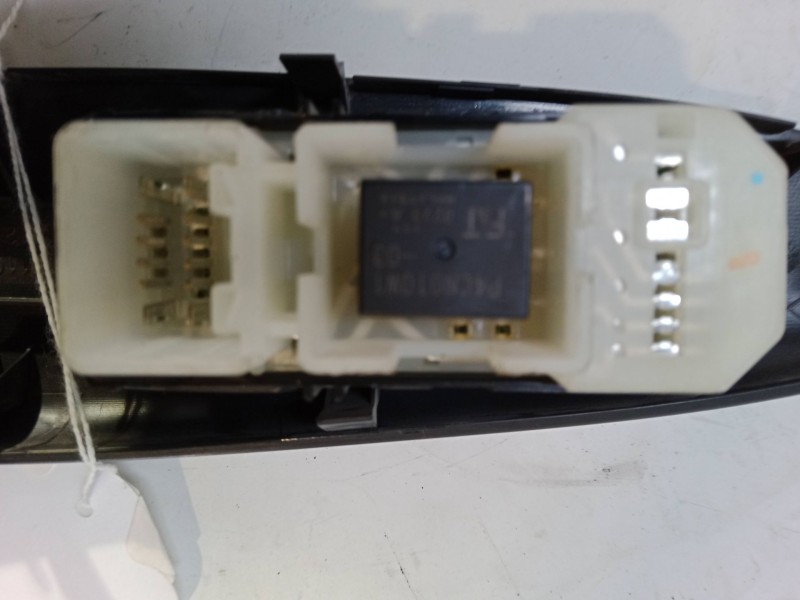 Recambio de mando elevalunas delantero derecho para toyota corolla verso (_e12_) 1.6 vvt-i (zze121_) referencia OEM IAM   