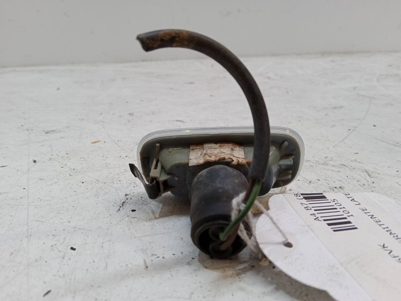 Recambio de intermitente lateral izquierdo para audi a4 b7 (8ec) 2.0 tdi 16v referencia OEM IAM    Recambio de intermitente lateral izquierdo para audi a4 b7 (8ec) 2.0 tdi 16v referencia OEM IAM