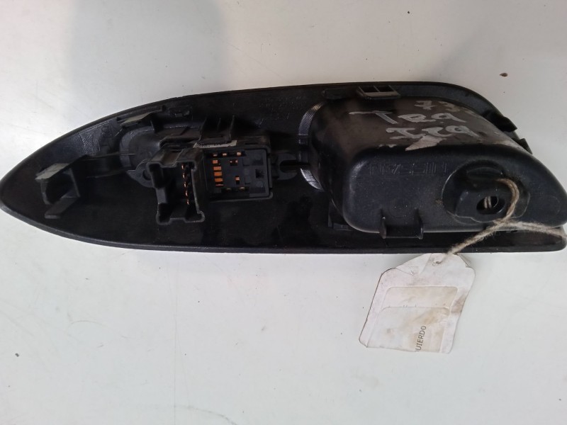 Recambio de mando elevalunas trasero izquierdo para nissan juke (f15) 1.5 dci referencia OEM IAM   