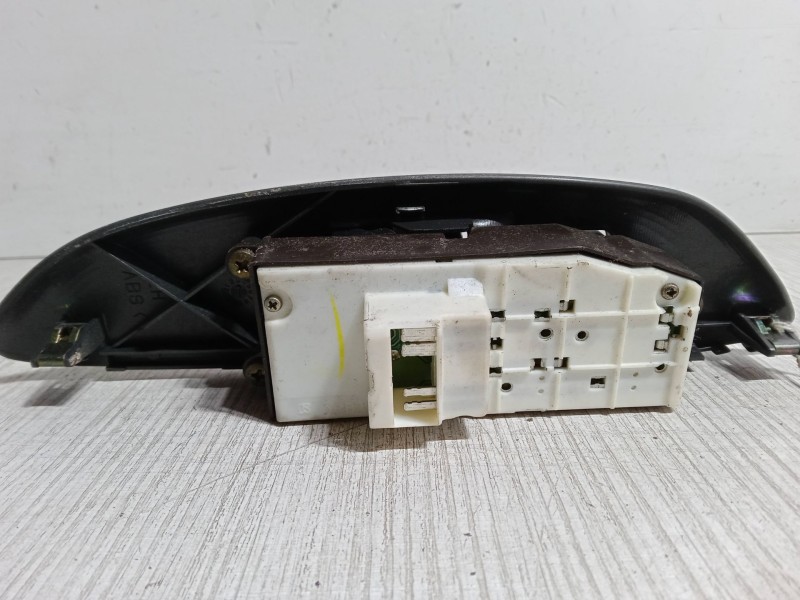 Recambio de mando elevalunas delantero izquierdo para toyota yaris (_p1_) 1.3 (ncp10_, scp12_) referencia OEM IAM   