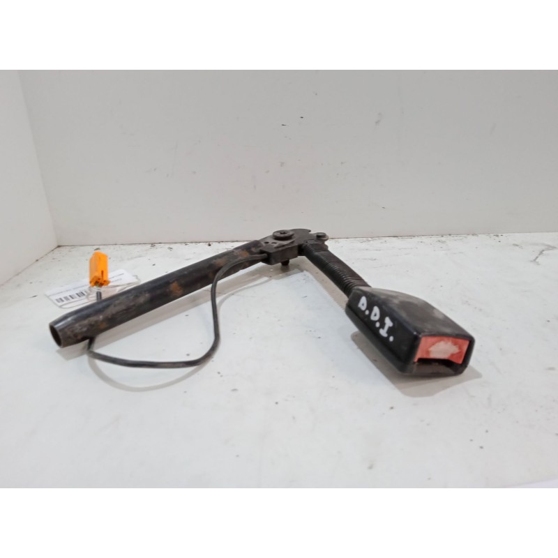 Recambio de anclaje con pretensor delantero izquierdo para ford fiesta v (jh_, jd_) 1.4 tdci referencia OEM IAM   