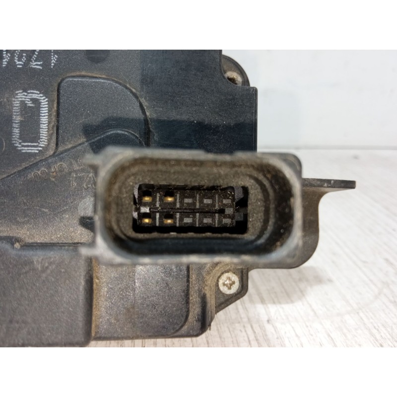 Recambio de cerradura puerta delantera derecha para opel astra h sedán (a04) 1.7 cdti (l69) referencia OEM IAM 13210749  